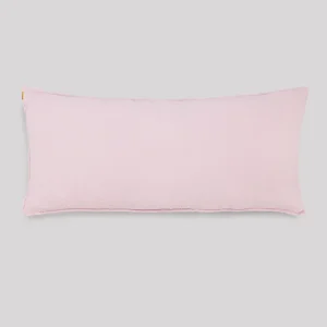 Grand coussin déhoussable en double gaze de coton rose délicat 45x90cm